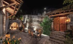 5 Senses Villa (incl. auto)