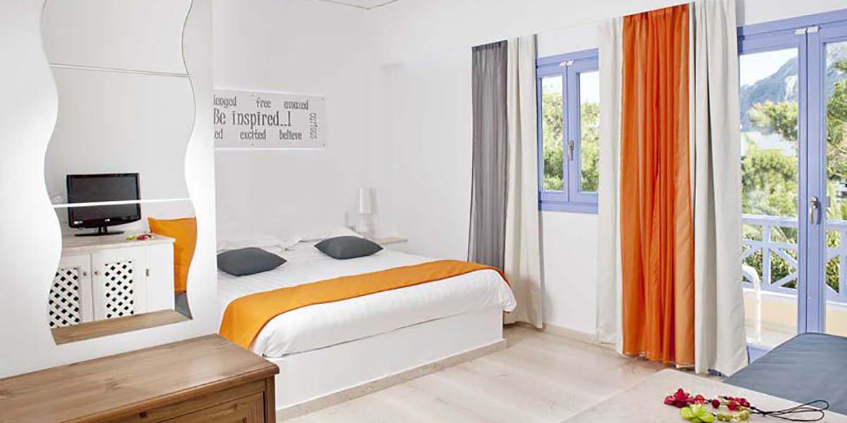 Acqua Vatos Santorini