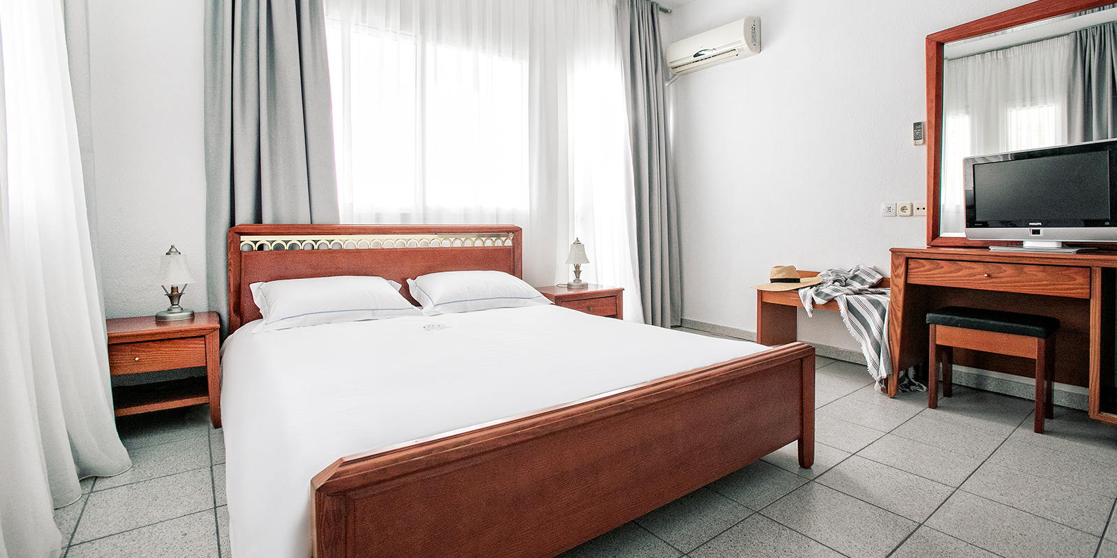 Acrotel Lily Ann Beach