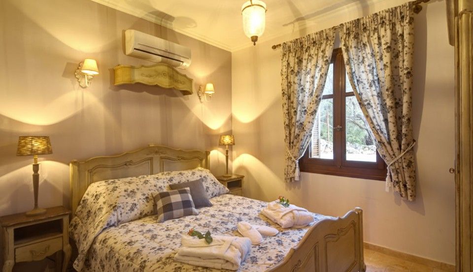 Adastra Ithaca Luxury Suites