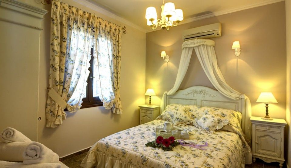 Adastra Ithaca Luxury Suites