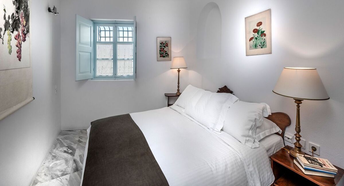 Aigialos Niche Suites