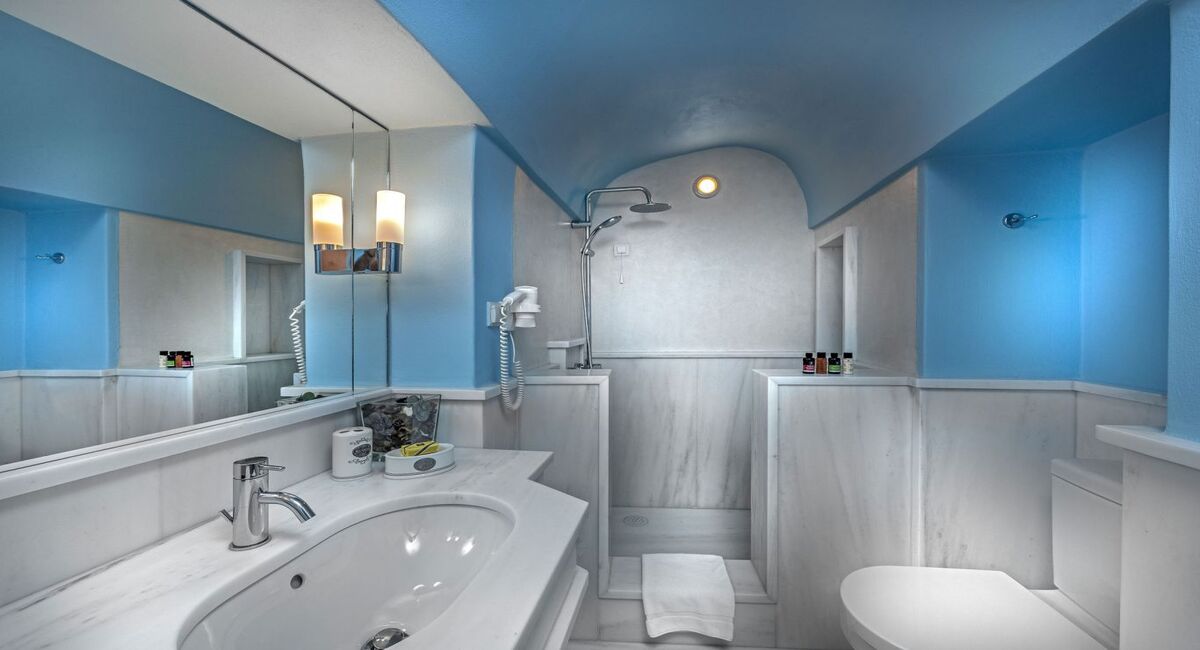 Aigialos Niche Suites