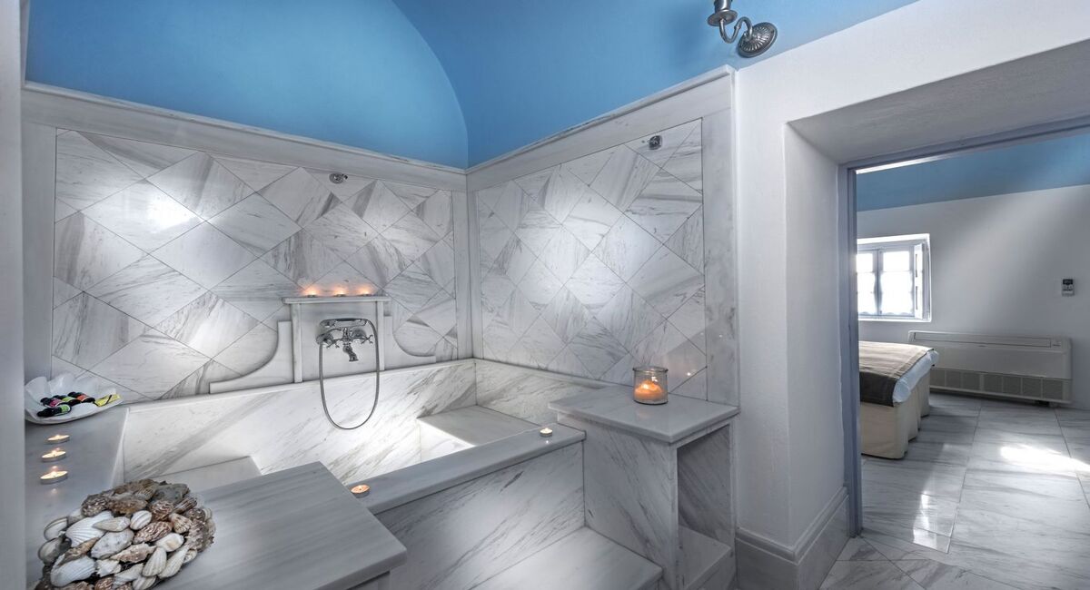 Aigialos Niche Suites