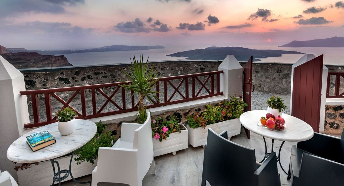 Aigialos Niche Suites