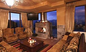 Aiora Luxury Suites (incl. auto)