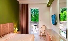 Alexandra Beach Hotel