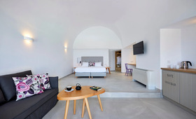Aperanto Suites Santorini