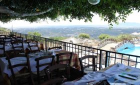 Arolithos Village (incl. auto)