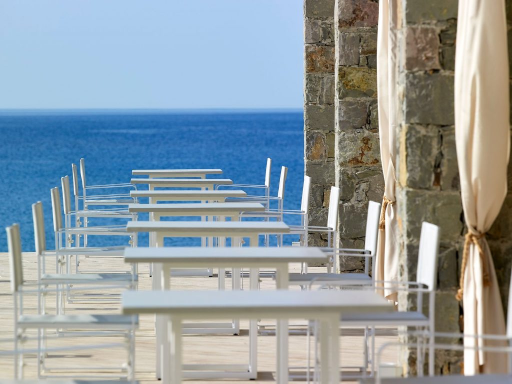 Artemis Deluxe Milos