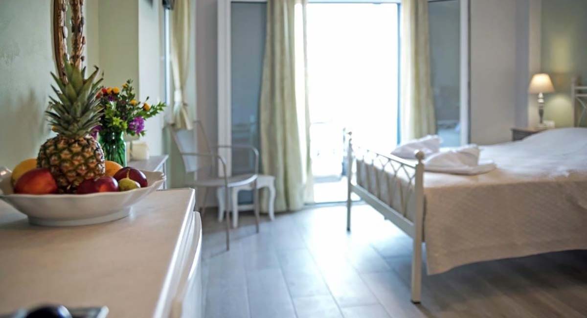 Avlemonas Bay Sea Houses