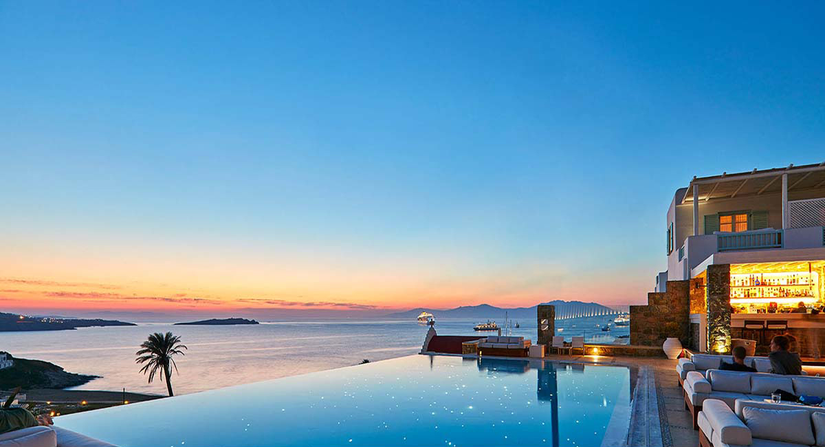 Bill Coo Suites Lounge