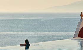 Bill & Coo Suites & Lounge