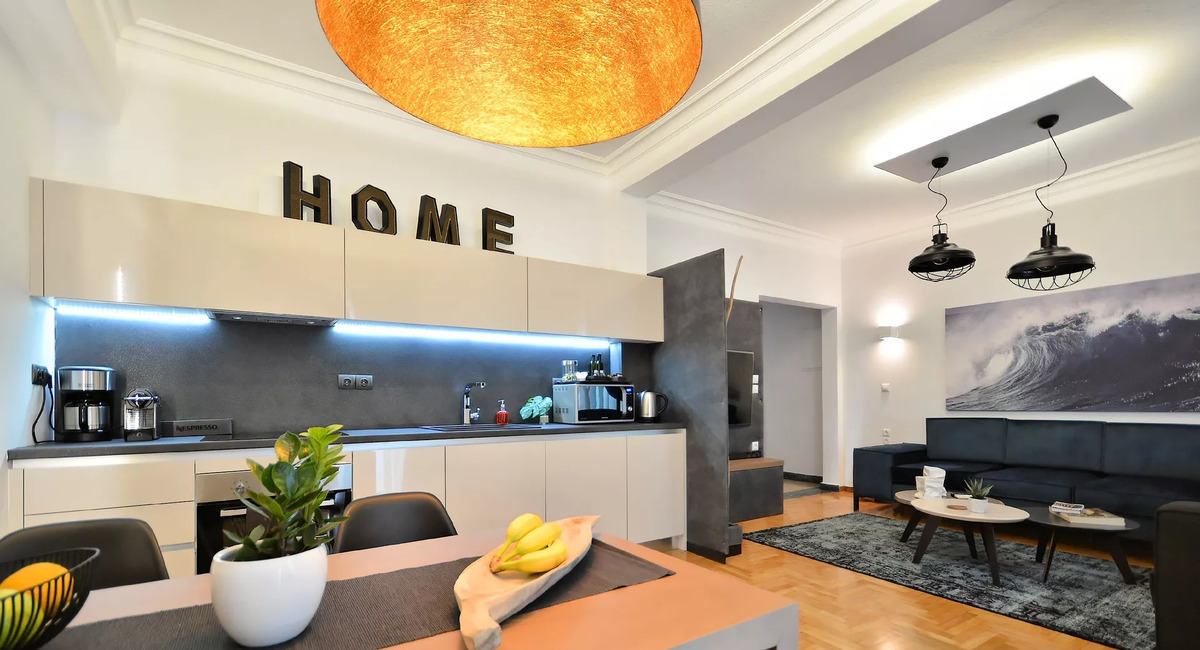 Bill & John Apartments