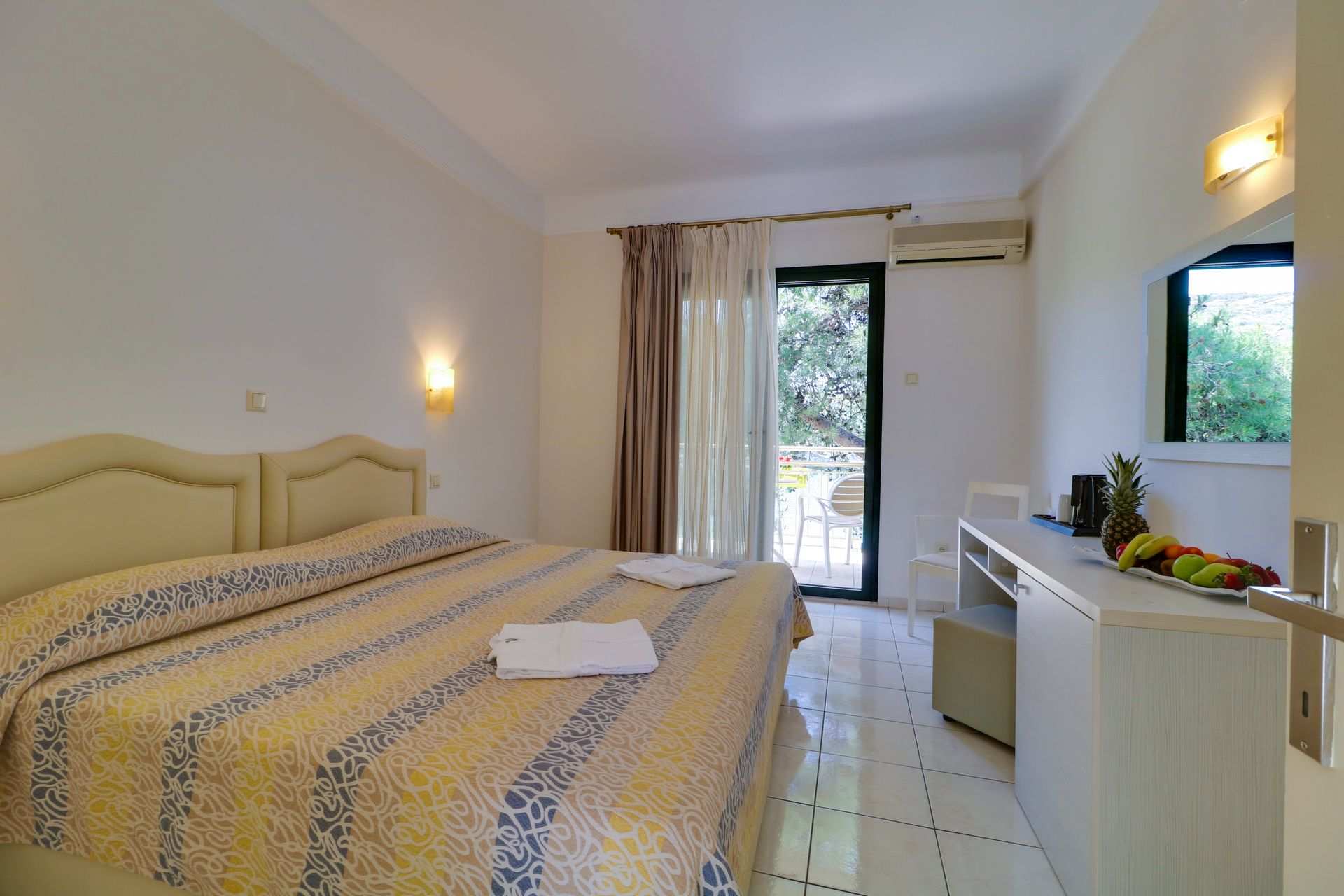 Bomo Tosca Beach Kavala