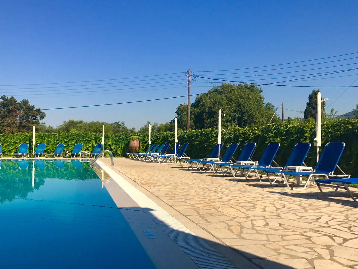 Bruskos Hotel & Suites