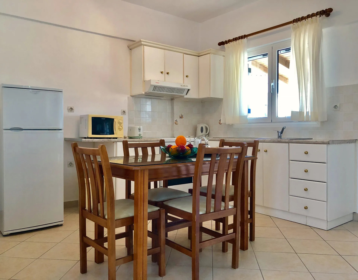 Bruskos Hotel & Suites