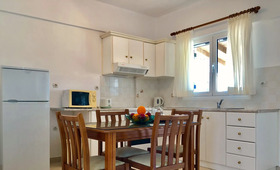 Bruskos Hotel & Suites