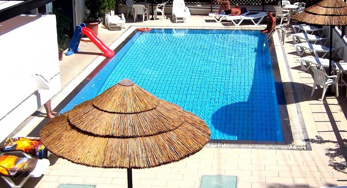 Caravel Apartment Hotel