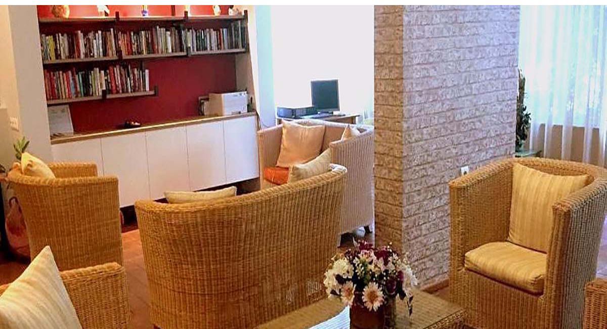 Caravel Apartment Hotel