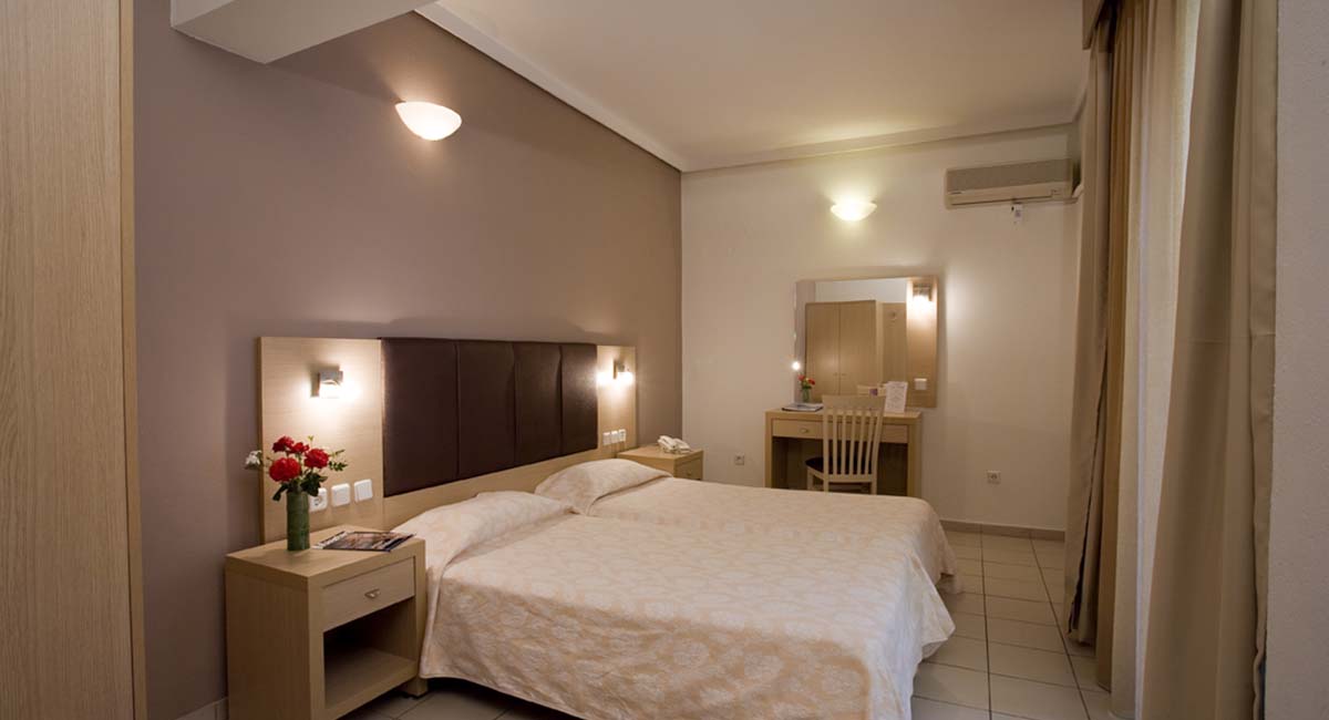 Caravel Apartment Hotel