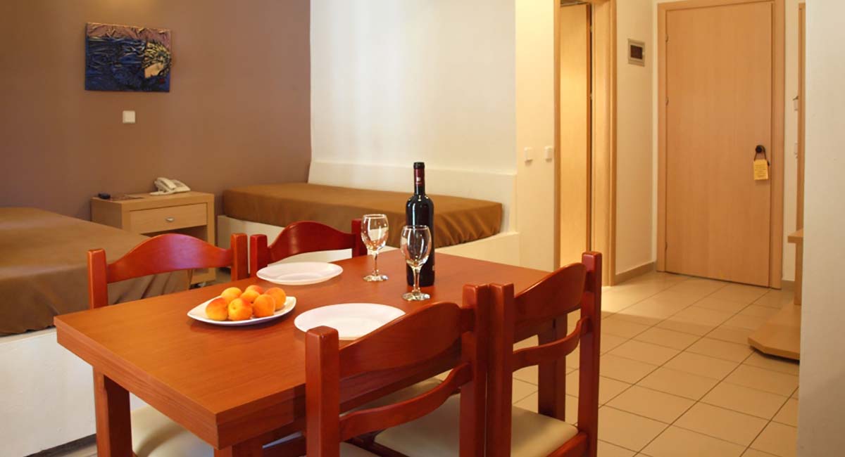 Caravel Apartment Hotel