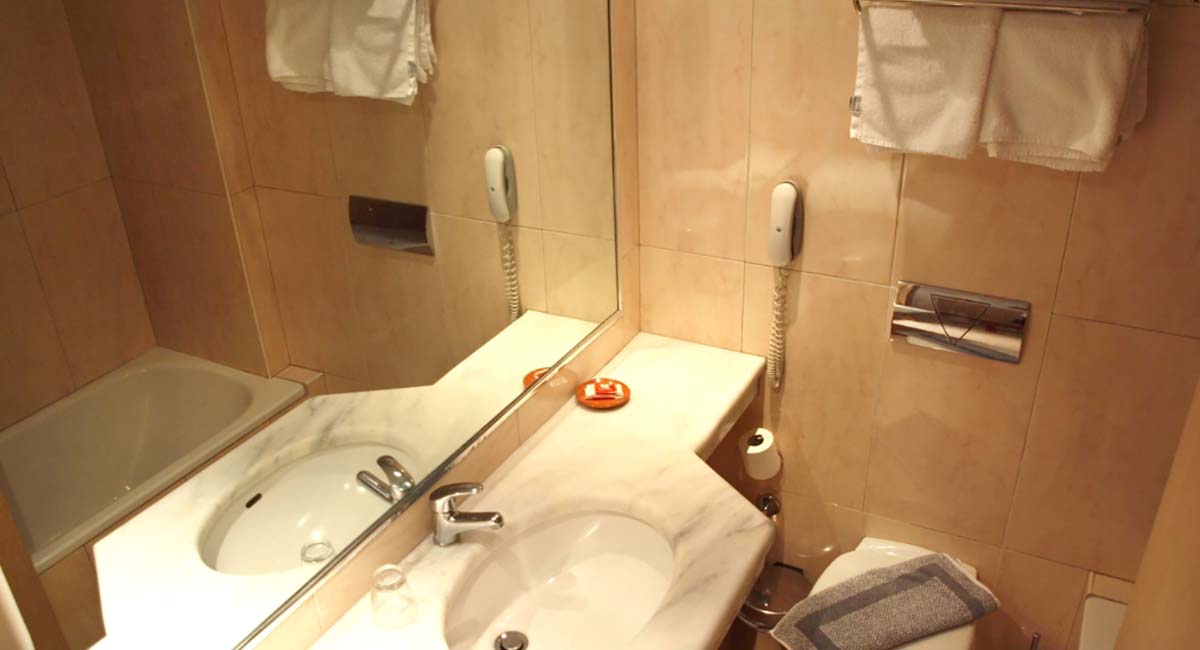 Caravel Apartment Hotel