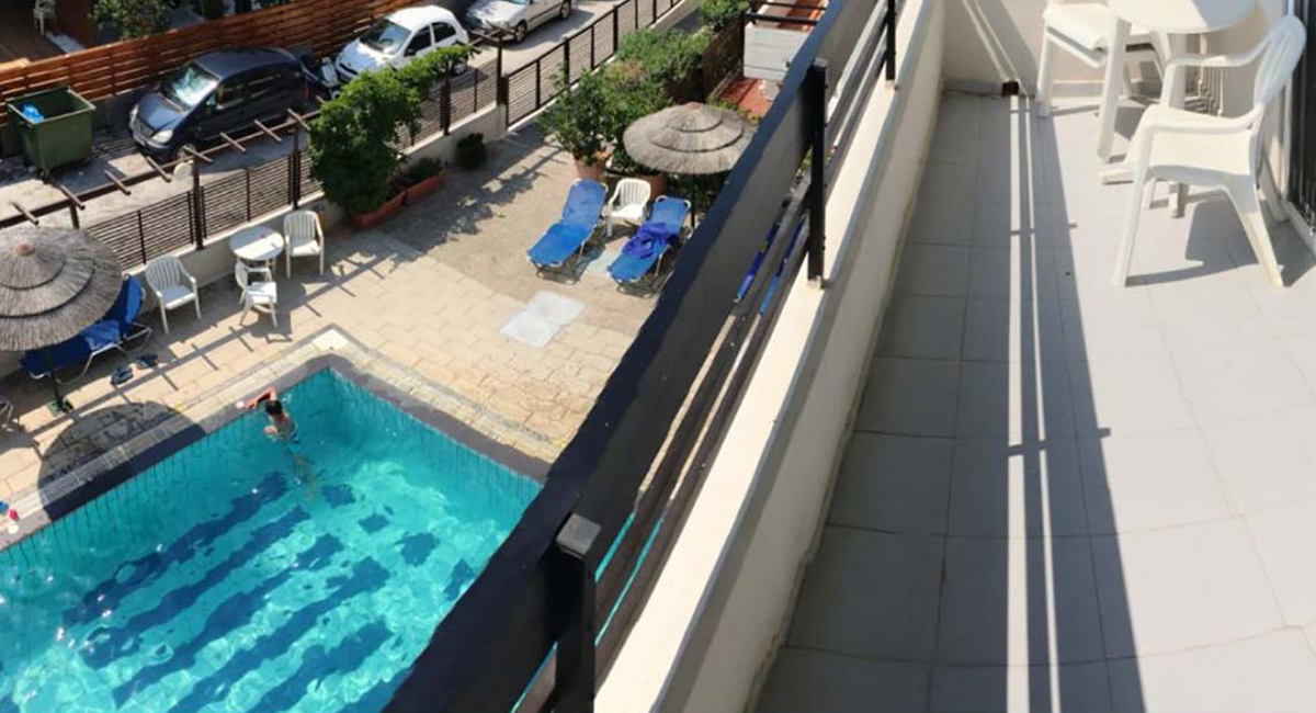 Caravel Apartment Hotel