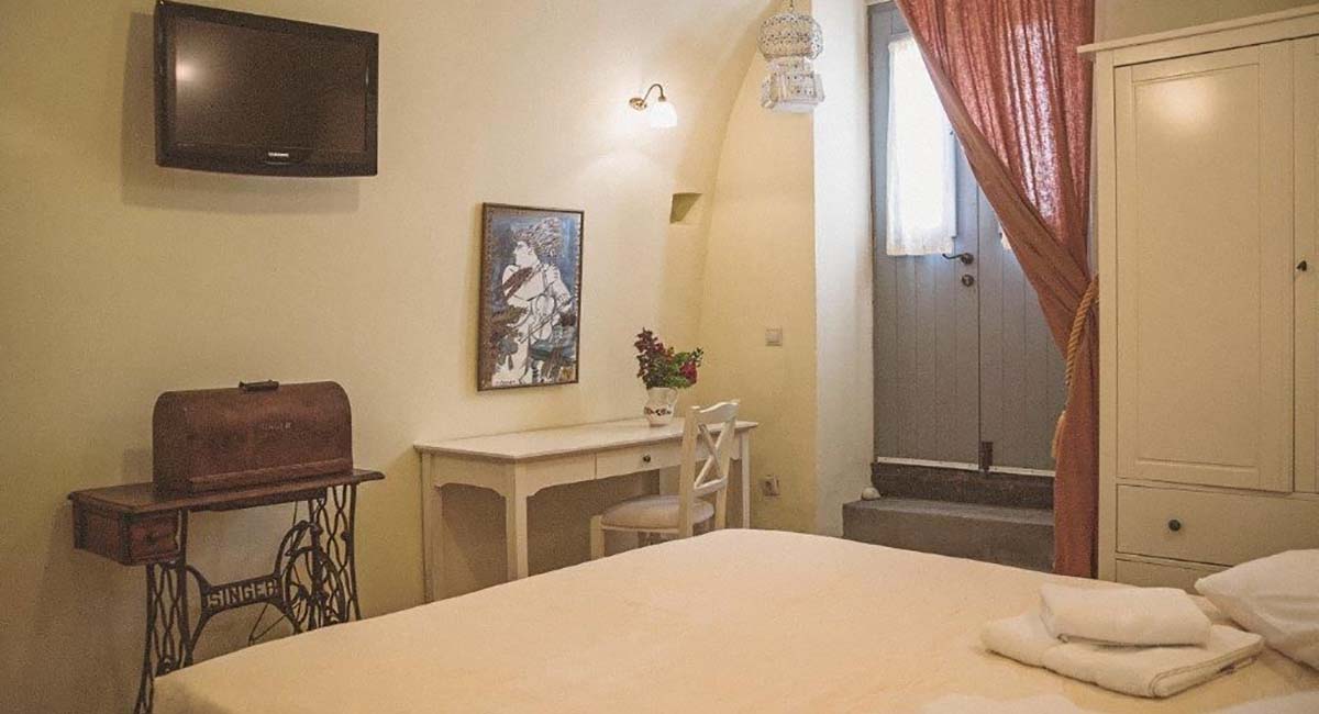 Celestia Traditional Houses