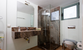 Chamaloni Cottages (incl. auto)