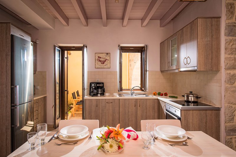 Daphne Phaistos Villa