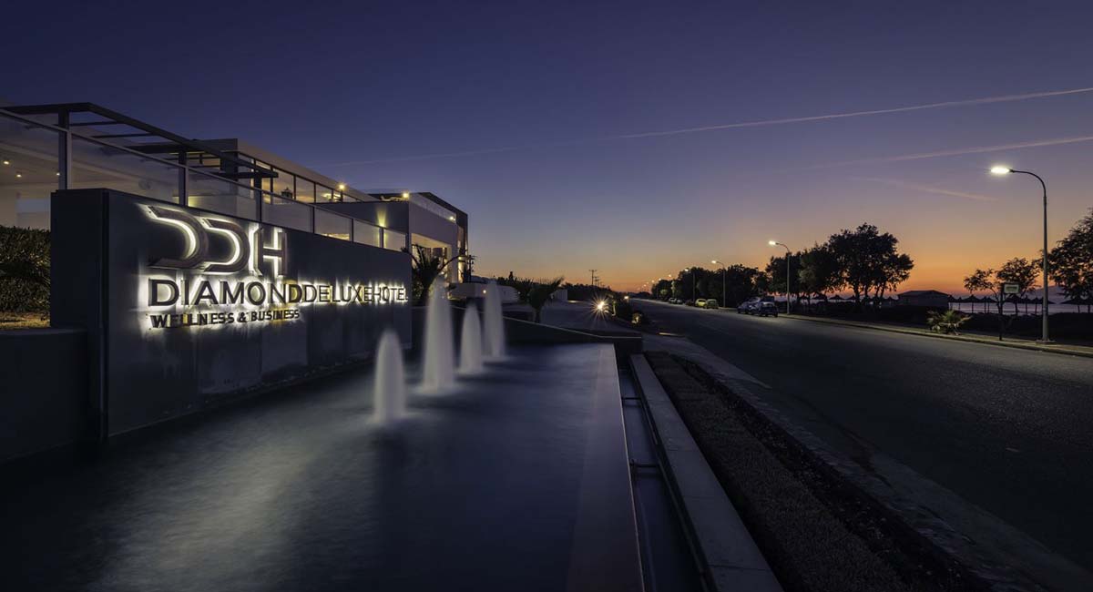 Diamond Deluxe Hotel