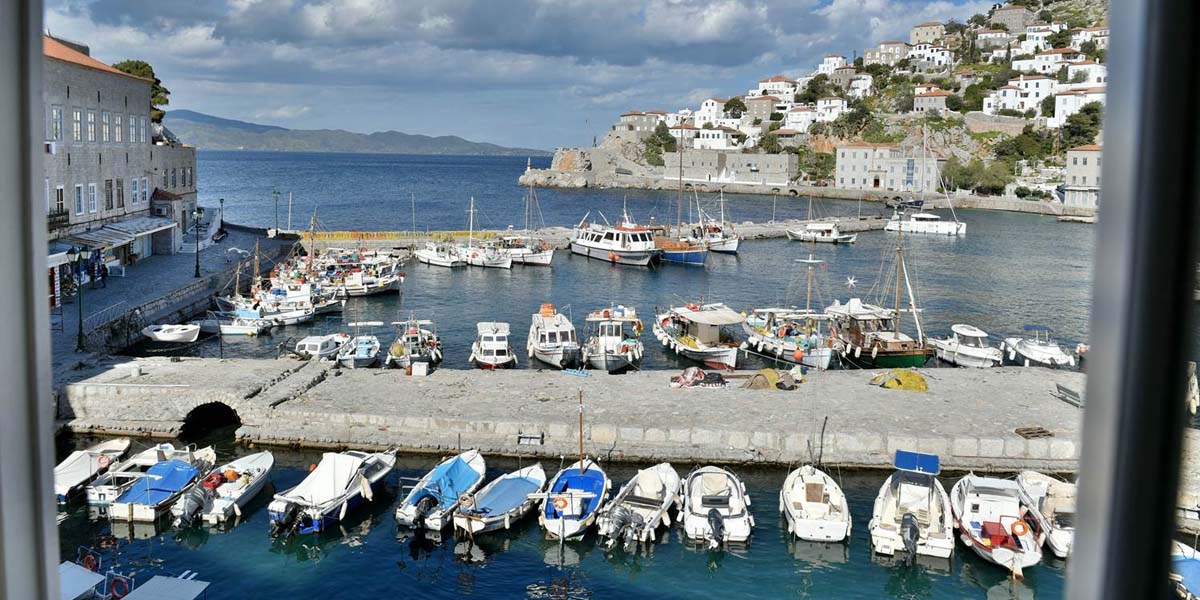 Douskos Port House Hydra