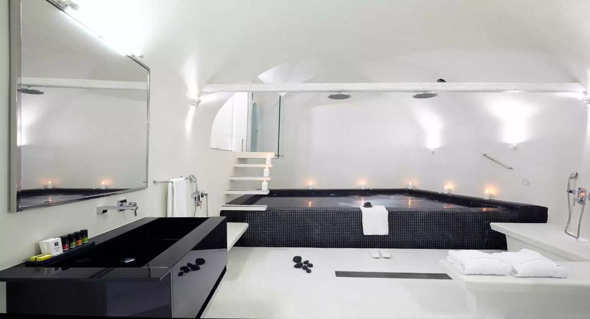 Dreams Luxury Suites