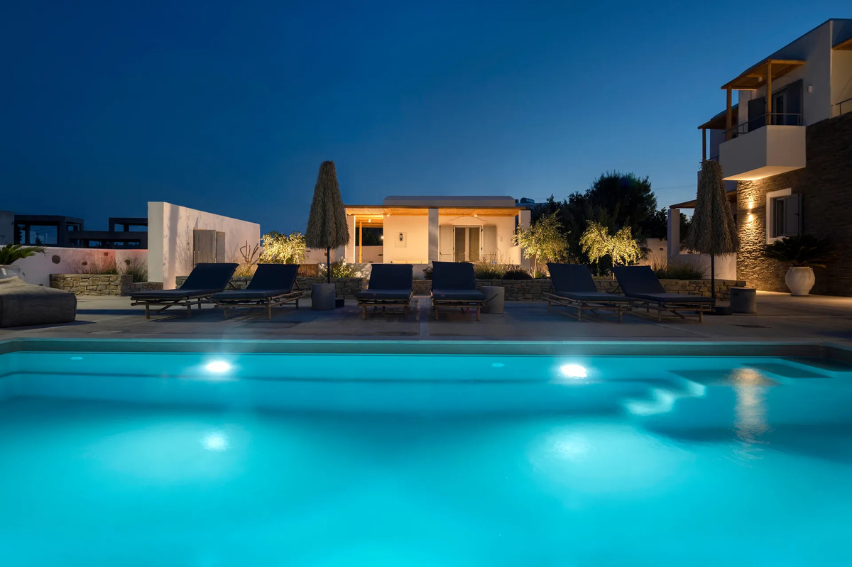 Drios Luxury Studios