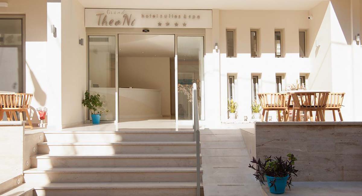 Grand Theoni Hotel