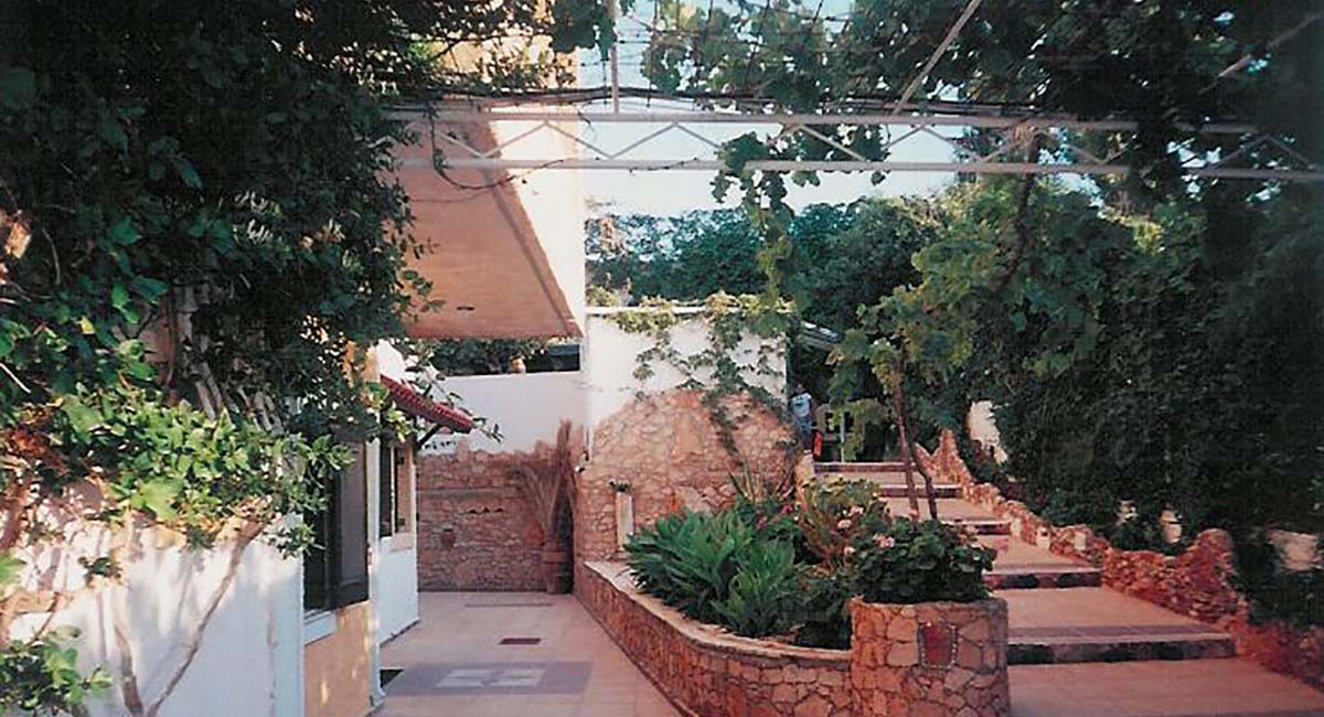 Iliostasi Beach Apartments