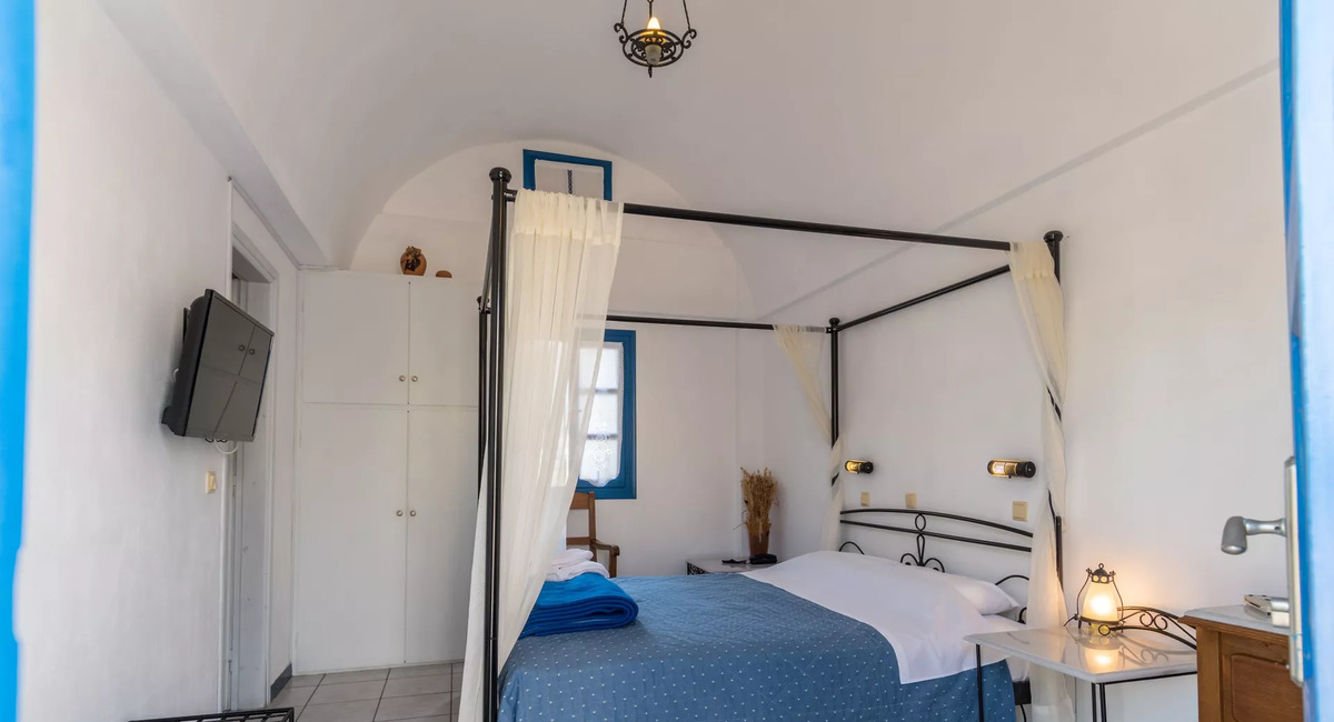 Irigeneia apartments Santorini