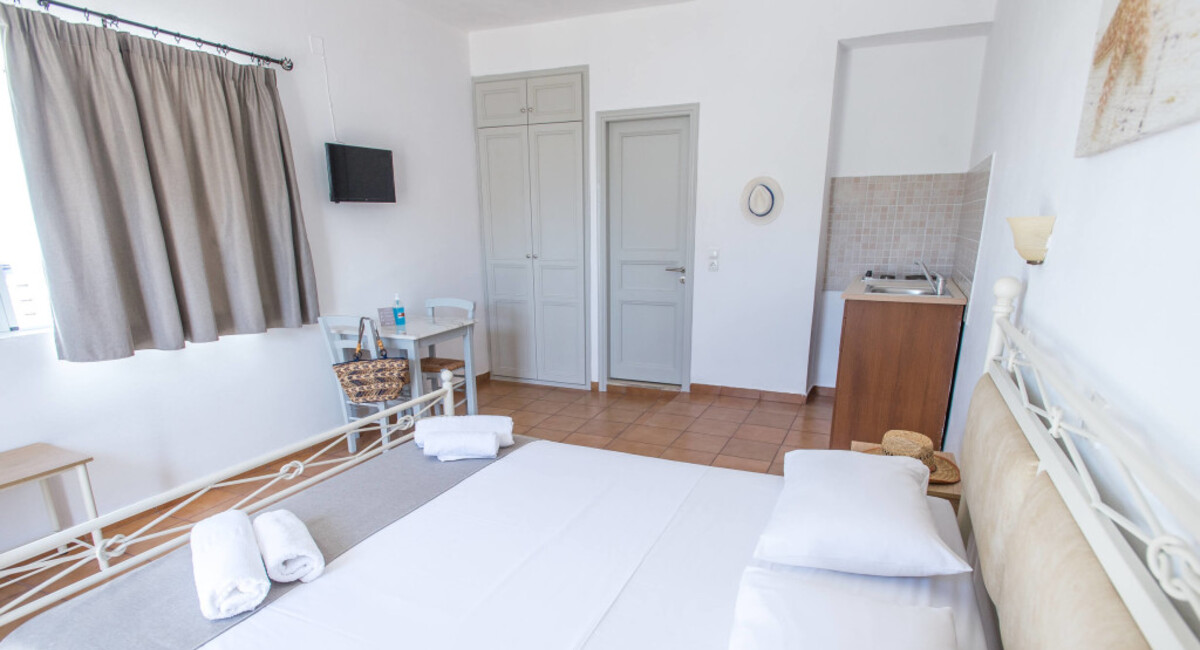 Joanna apartments Groikos Patmos