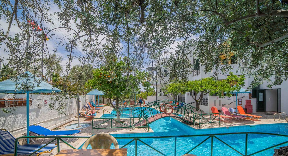 Kastro apartments en studios Myrtos