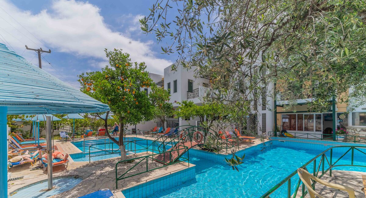 Kastro apartments en studios Myrtos