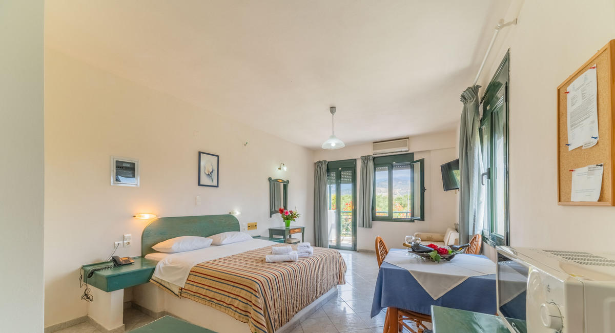 Kastro apartments en studios Myrtos