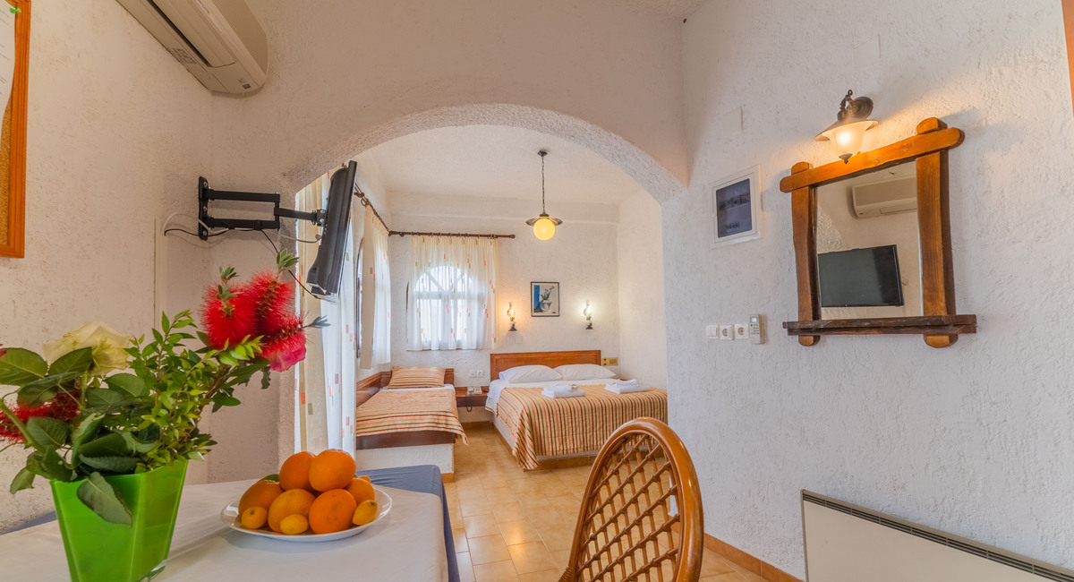 Kastro apartments en studios Myrtos