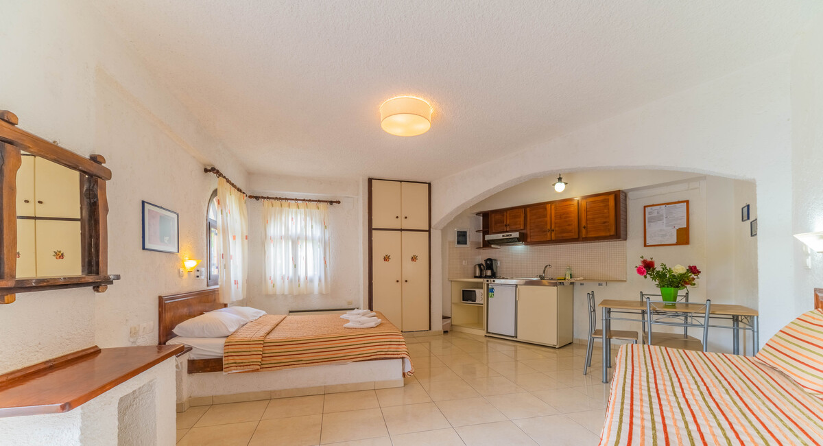Kastro apartments en studios Myrtos