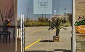 Kokoni Beach Hotel (incl. auto)