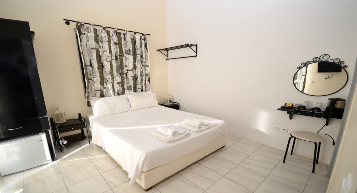 Koukounari Apartments