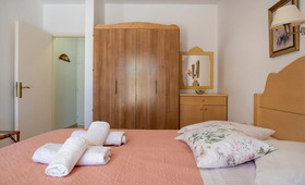 Leonardos Apartments