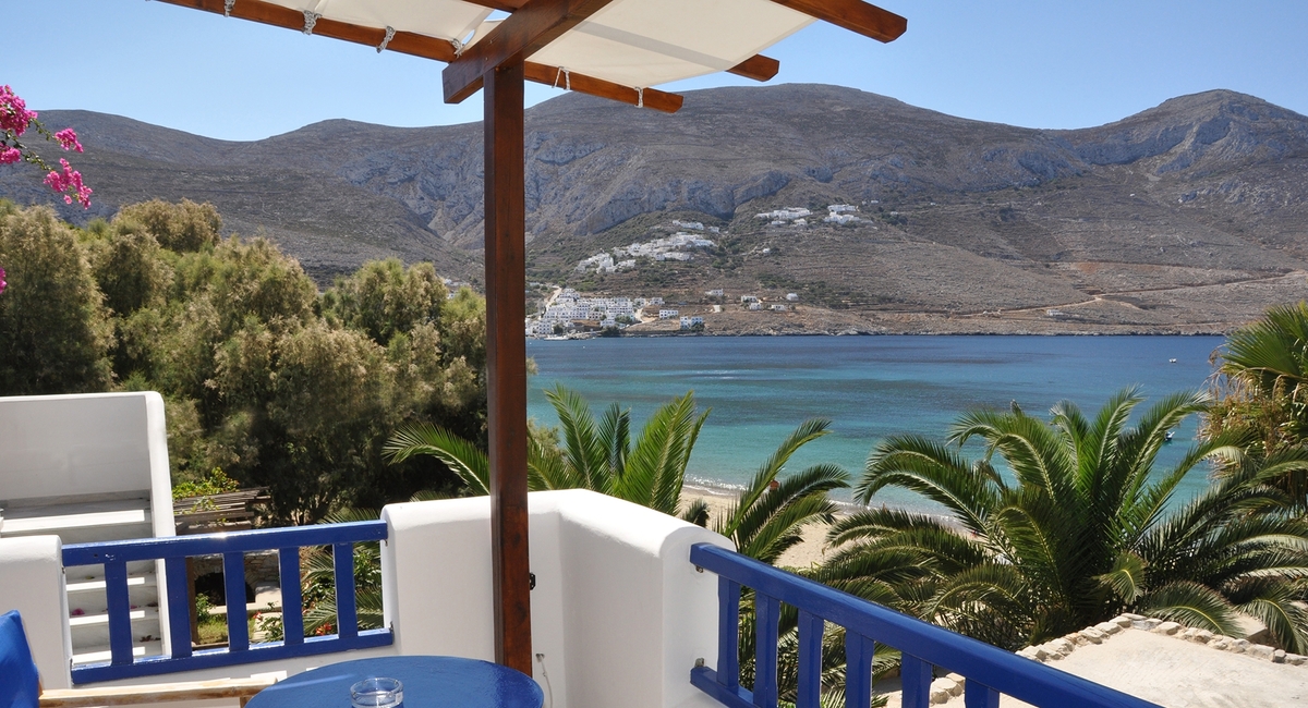 Levrossos beach apartments