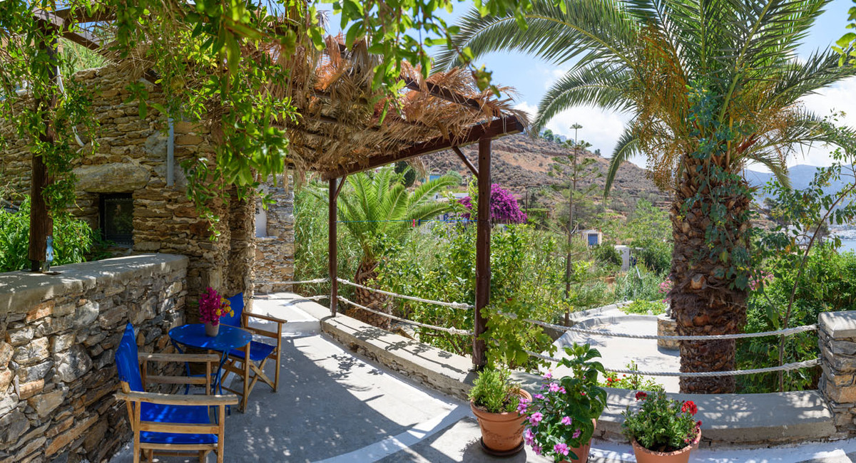 Levrossos beach apartments