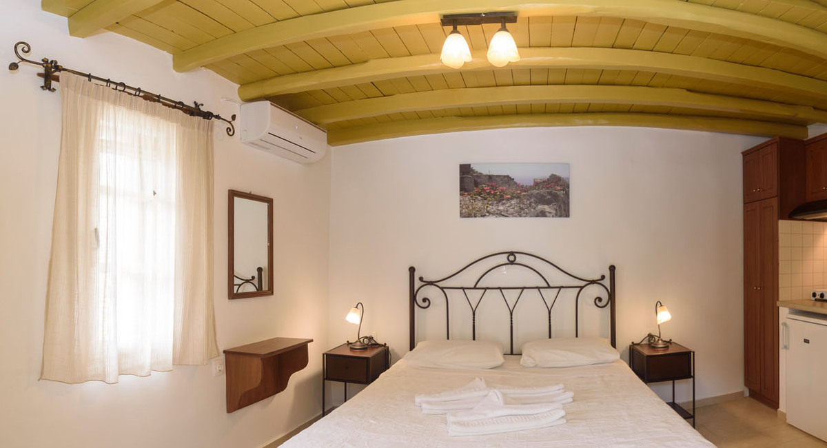 Levrossos beach apartments